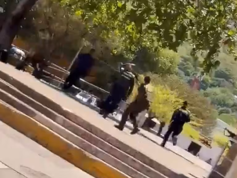 Ataque con dron explosivo deja dos policías heridos en estación de Palermo