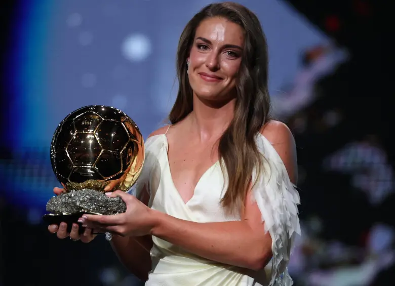 Alexia Putellas hace historia al conquistar su tercer Balón de Oro
